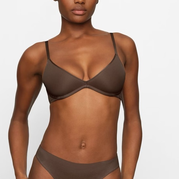 *NWT* SKIMS Weightless Scoop Bra in Espresso - Picture 1 of 9